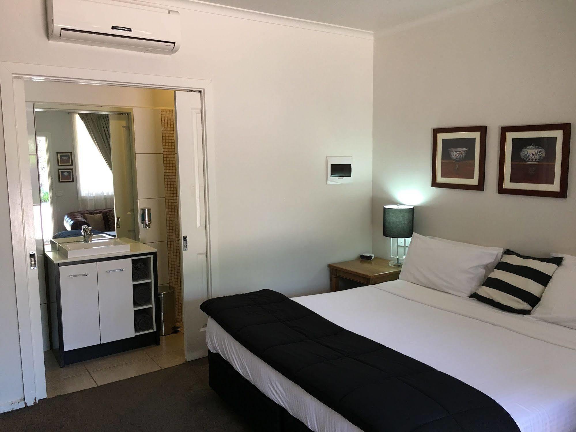 Norwood House Motel & Receptions Mornington Exterior photo